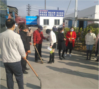 东正公司、秦乔生物组织开展义务植树活动